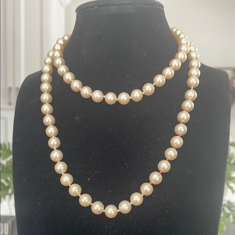 Vintage Marvella Cream Pearl Necklace Glass